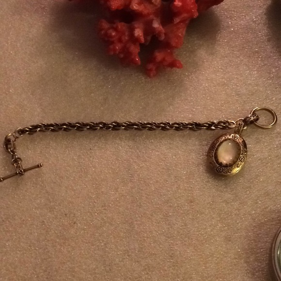 Vintage locket cat eye bracelet - Picture 5 of 7